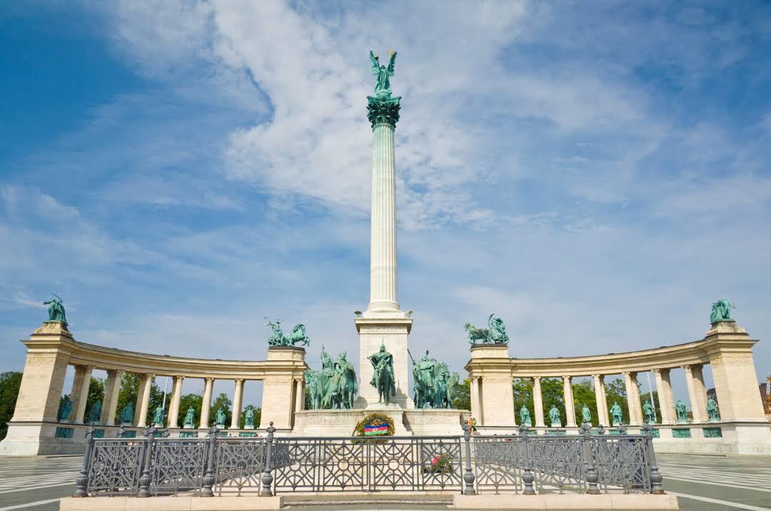 Plaza de los Heroes